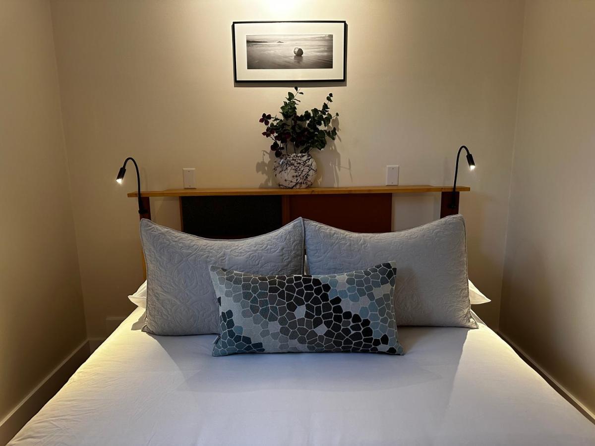 Liahona Guest House Ucluelet Esterno foto