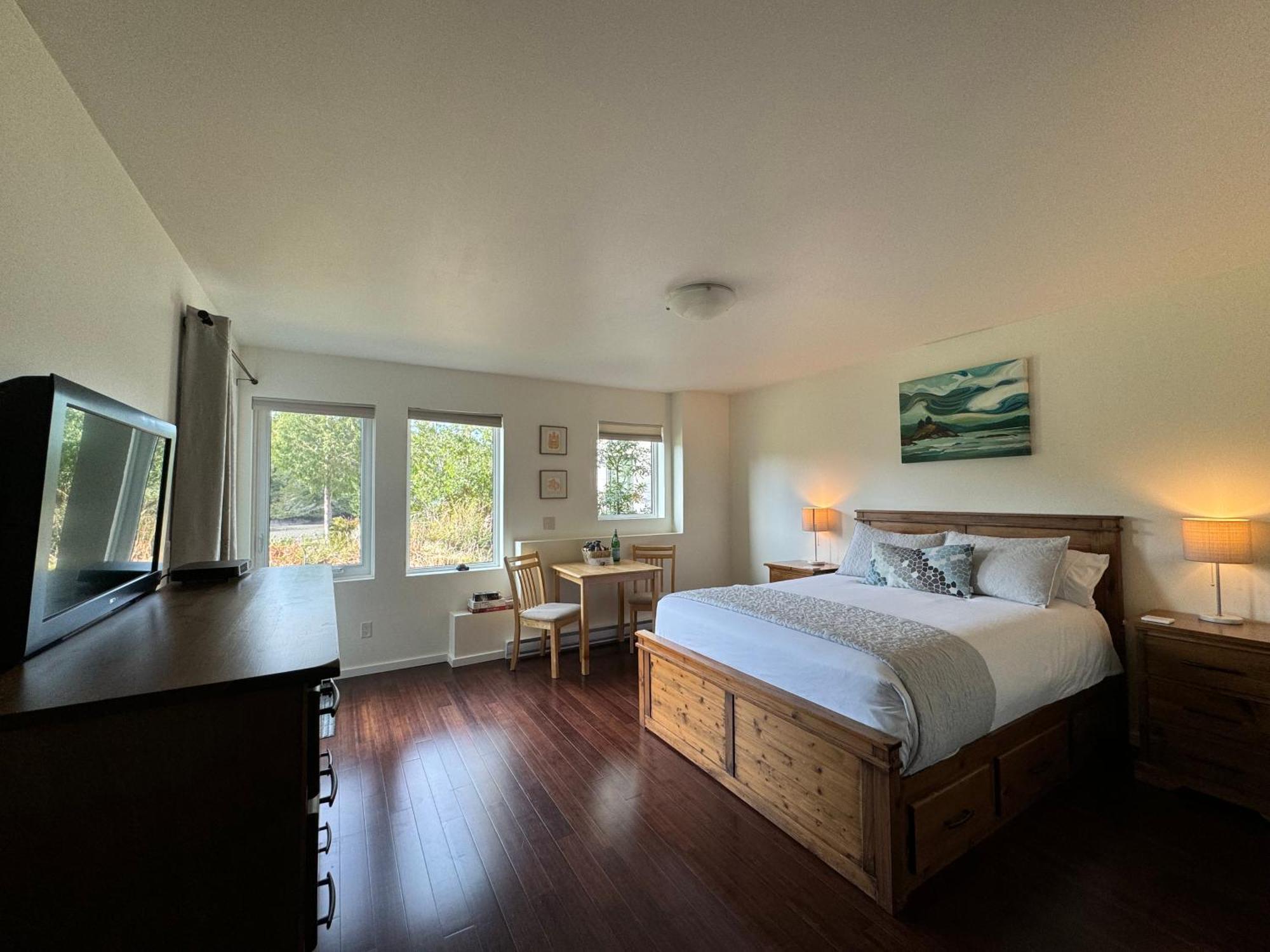 Liahona Guest House Ucluelet Esterno foto